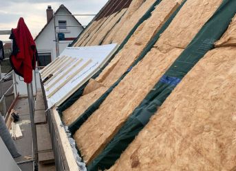 Steildacharbeiten, Dämmung bei Dachsanierung