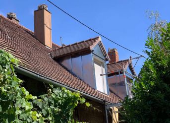 Steildacharbeiten, Sanierung eines Mehrfamilienhauses