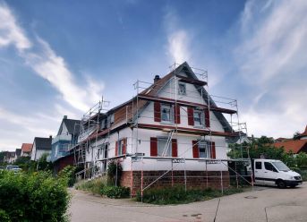 Gerüstbau, Sanierung eines Mehrfamilienhauses